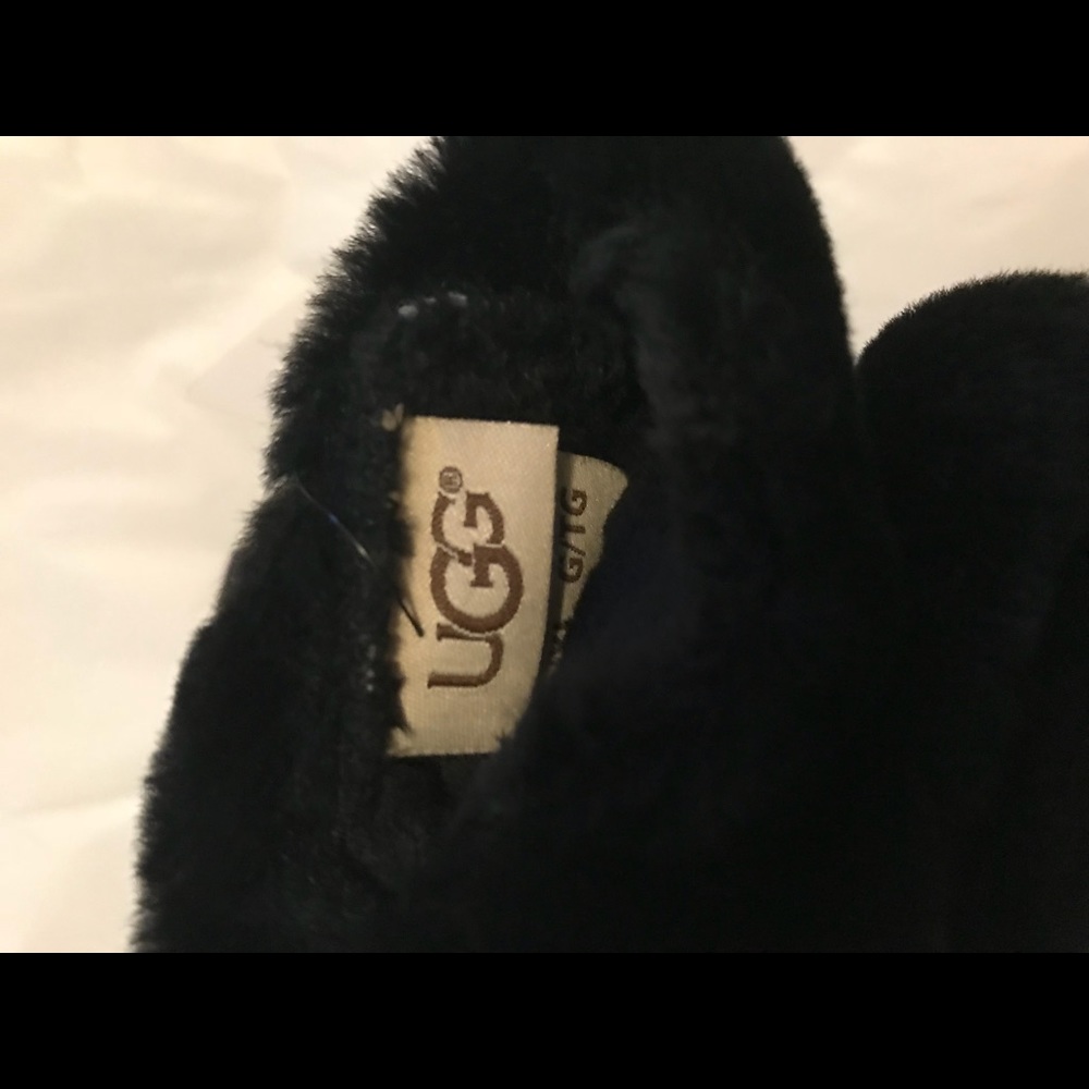 Ugg Nylon Smart gloves with fur - Picture 3 of 4
